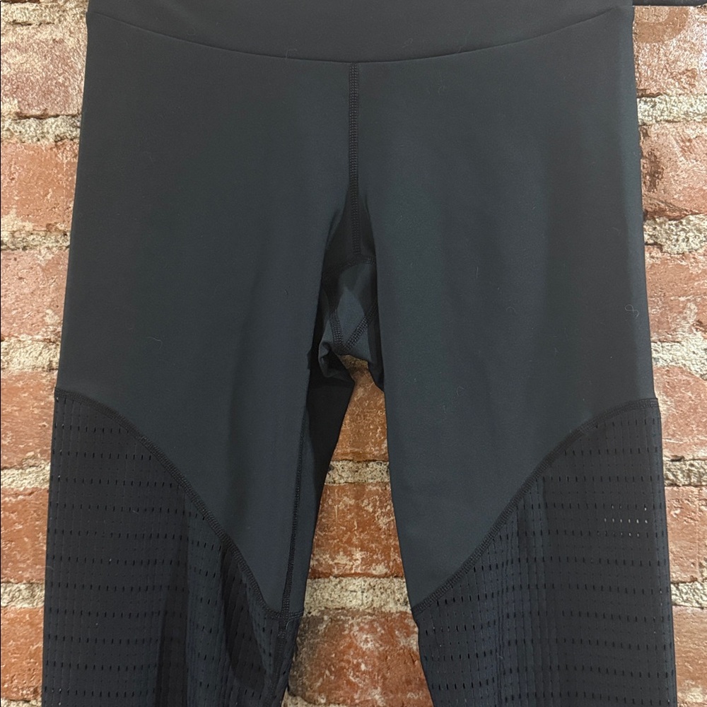 Oraki Mesh Black Leggings - Picture 4 of 5